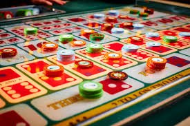 nomor togel Hongkong Pools Crazy Time wheel and dealer broadcast with live chat and betting interface